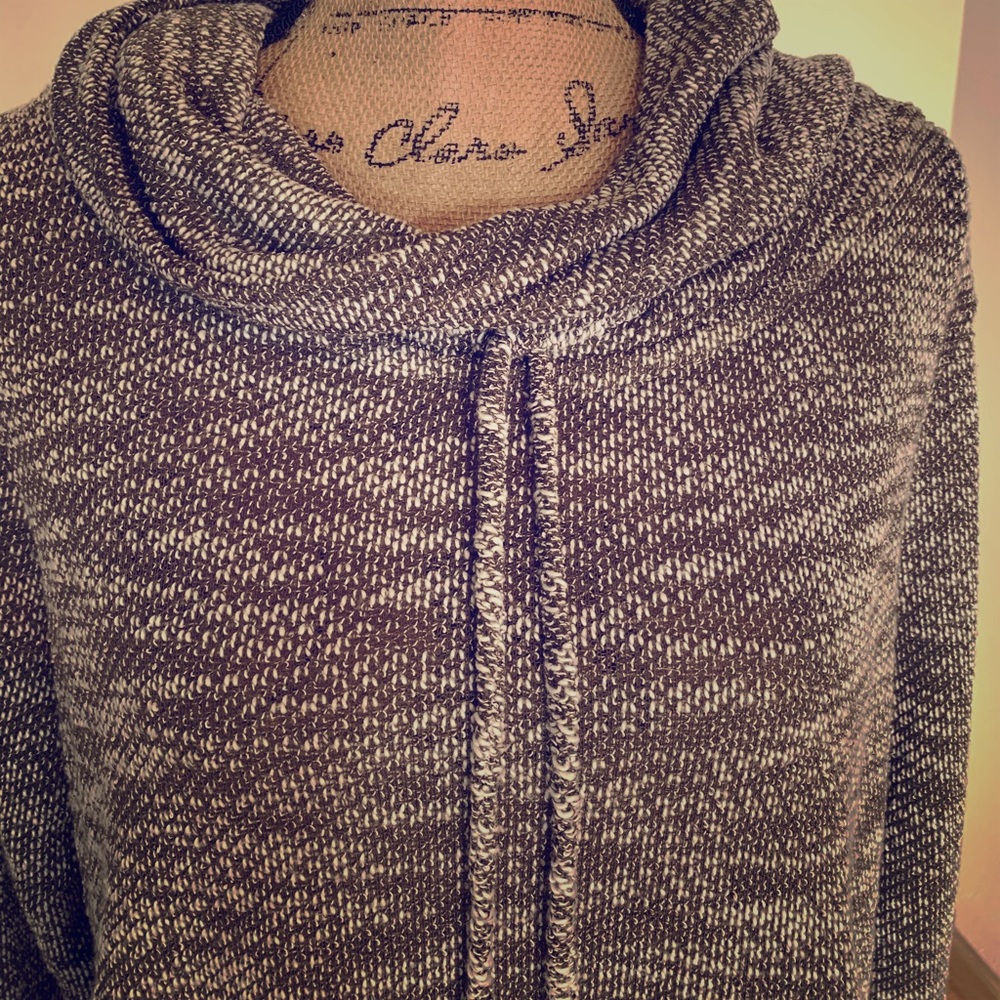 Loveappella Lightweight Sweater